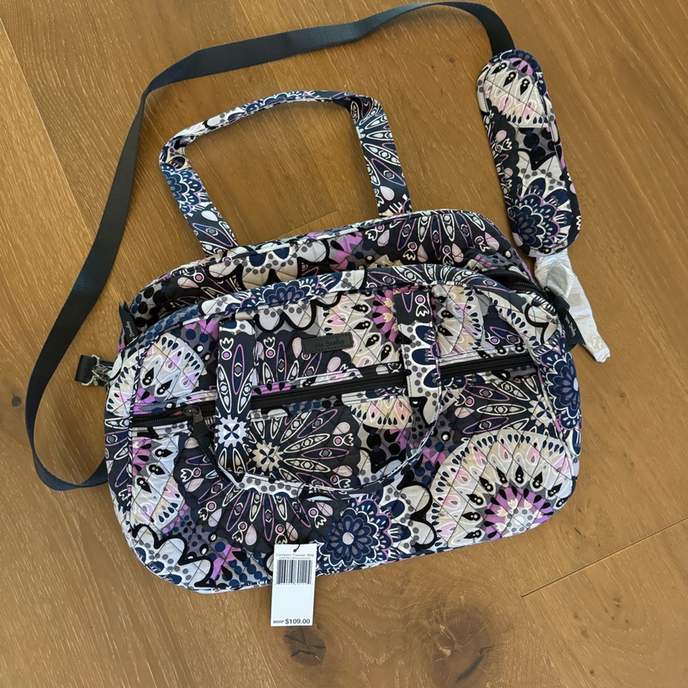NWT Vera Bradley Compact Traveler